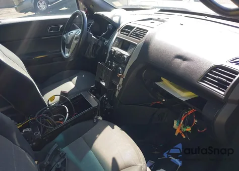 2013 Ford Police Interceptor z USA, uszkodzony, nr VIN 1FM5K8ARXDGC63729